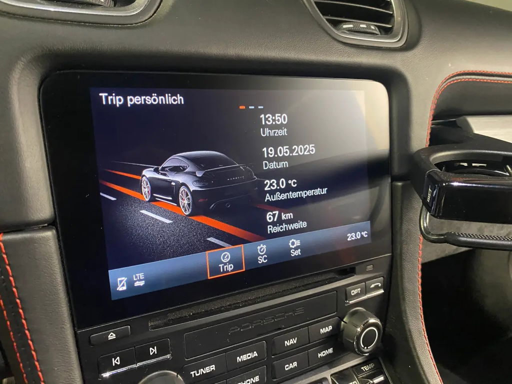 Porsche 718 Cayman GT4