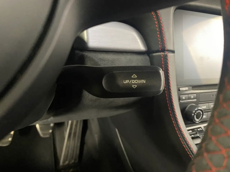 Porsche 718 Cayman GT4