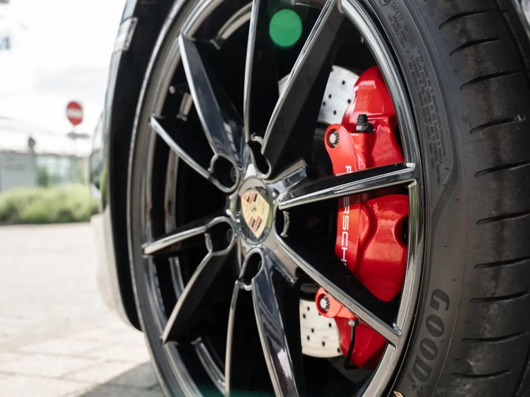 Porsche 992 Carrera 4S