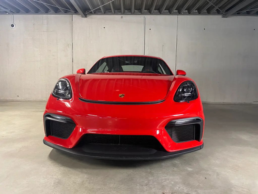 Porsche 718 Cayman GT4
