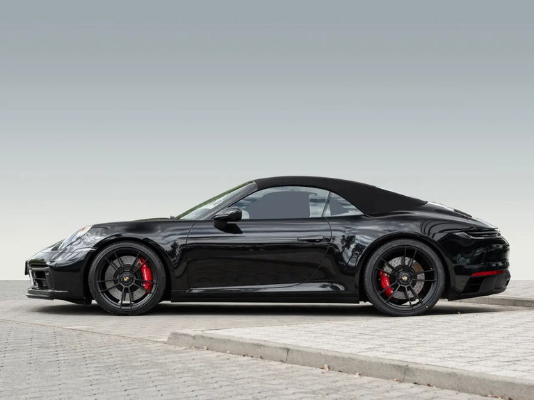 Porsche 992 Carrera 4 GTS