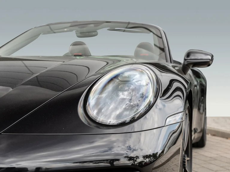 Porsche 992 Carrera 4 GTS