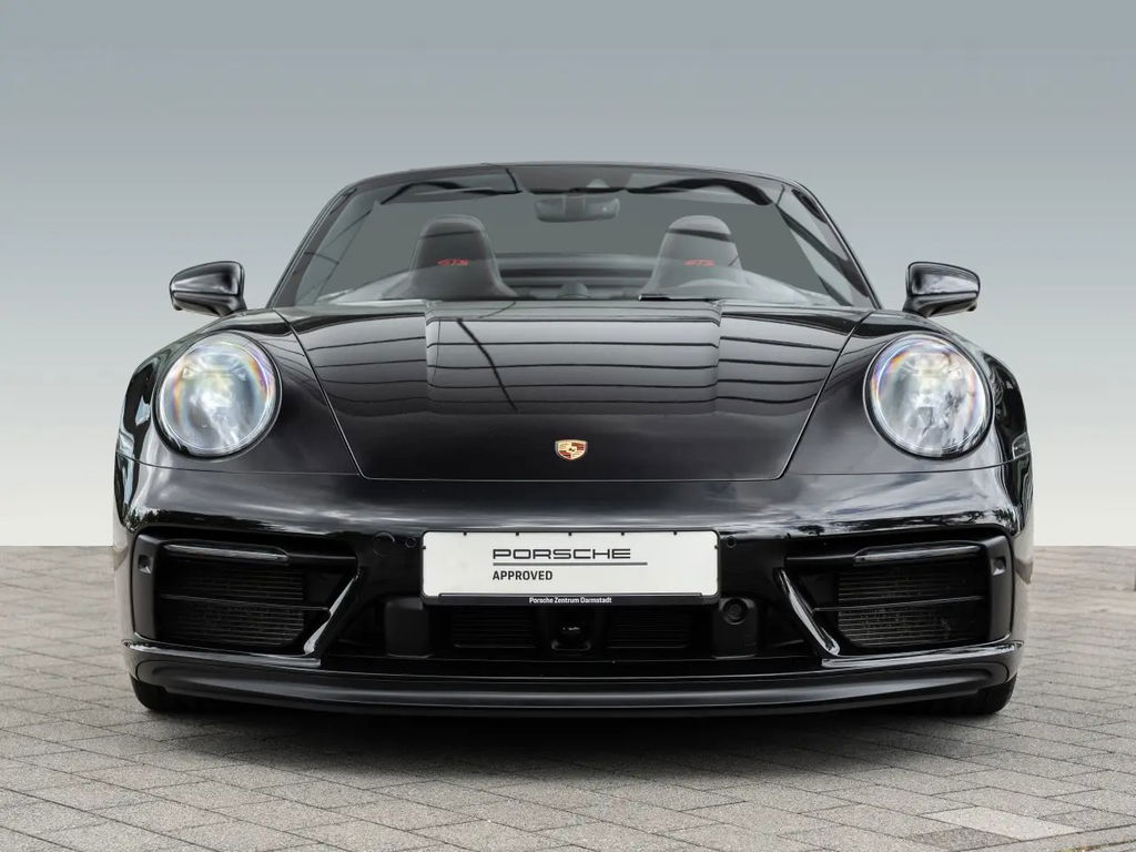 Porsche 992 Carrera 4 GTS