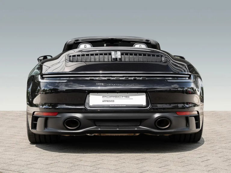 Porsche 992 Carrera 4 GTS