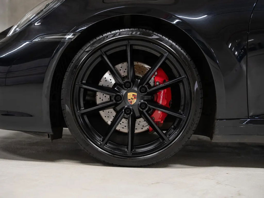 Porsche 992 Carrera 4S