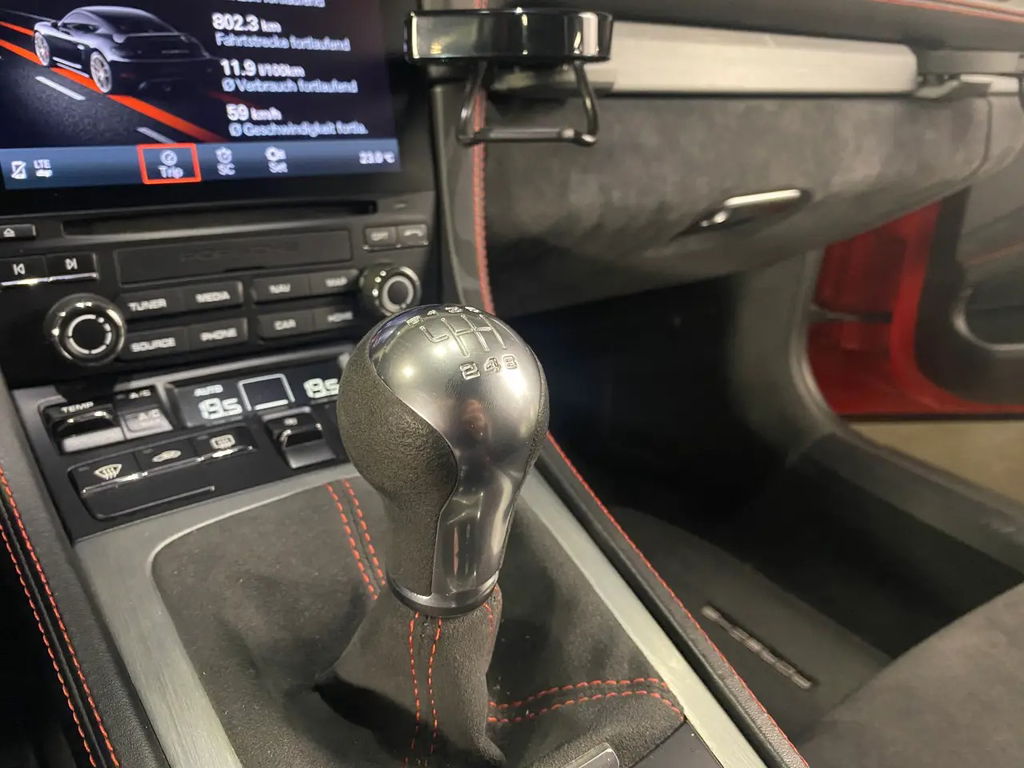 Porsche 718 Cayman GT4