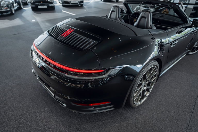 Porsche 992 Carrera