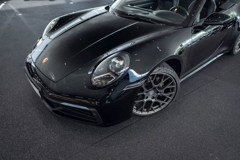 Porsche 992 Carrera