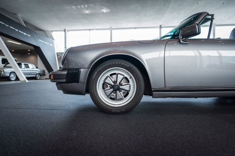 Porsche 911 Carrera 3.2