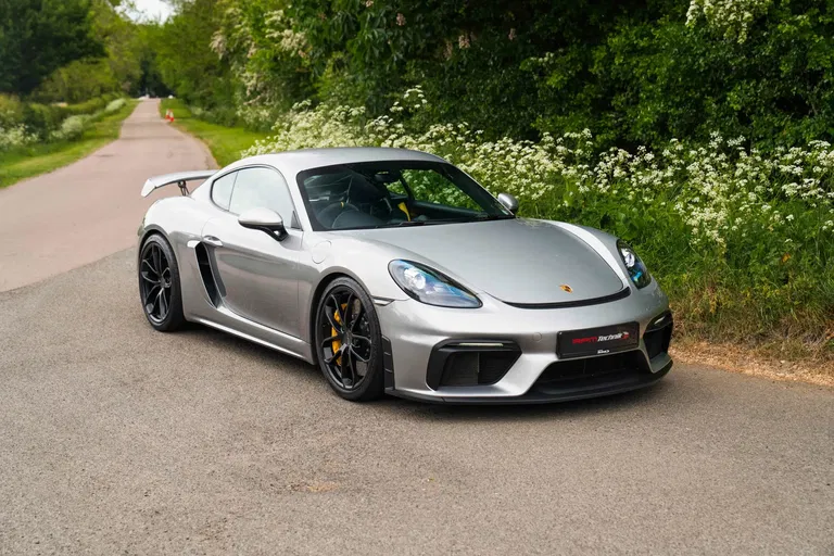 Porsche 718 Cayman GT4