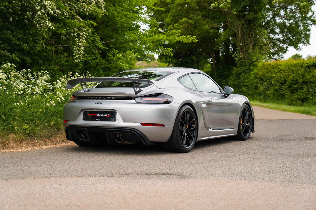Porsche 718 Cayman GT4