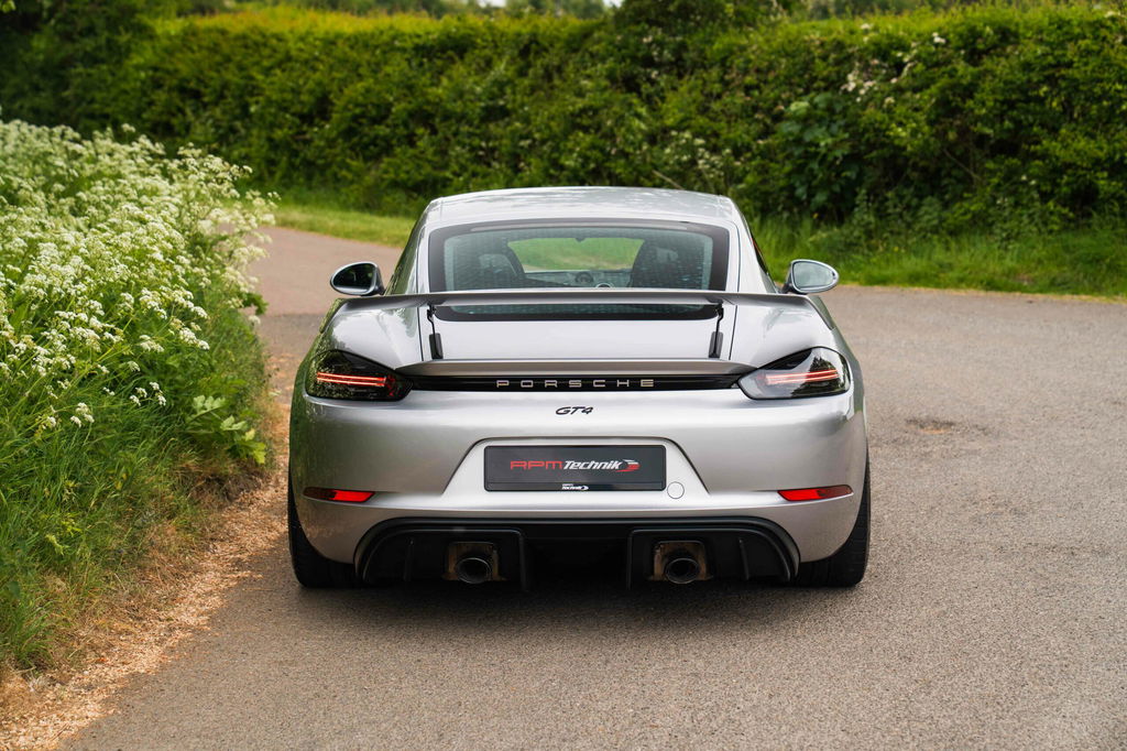 Porsche 718 Cayman GT4