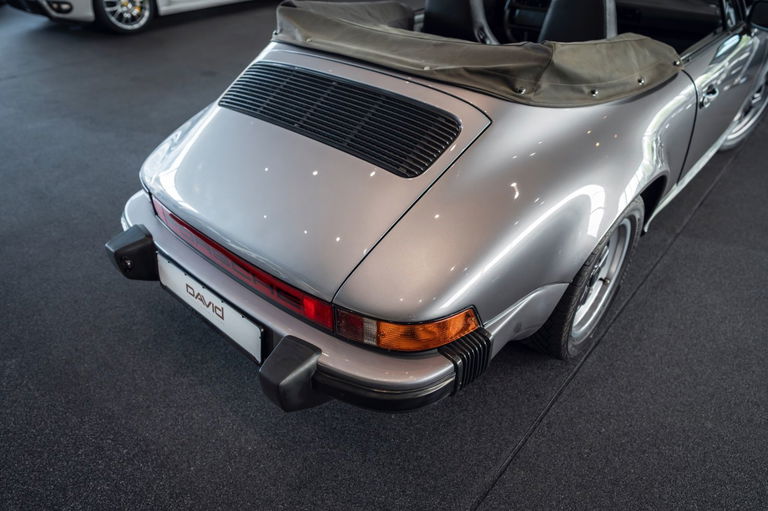 Porsche 911 Carrera 3.2