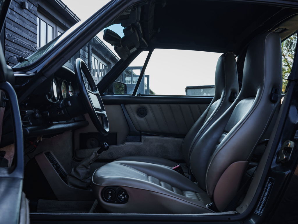 Porsche 911 Carrera 3.2 (US)