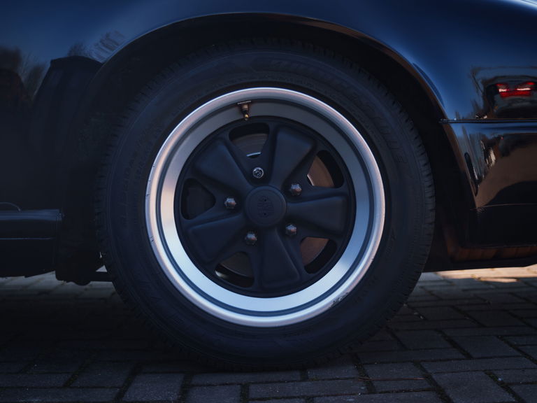 Porsche 911 Carrera 3.2 (US)