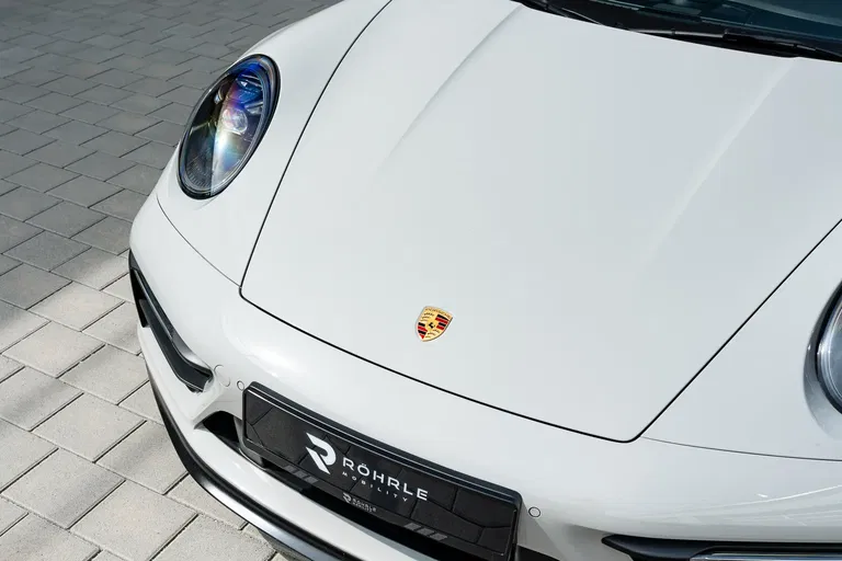 Porsche 992 Carrera 4 GTS