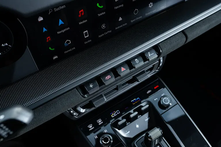 Porsche 992 Carrera 4 GTS