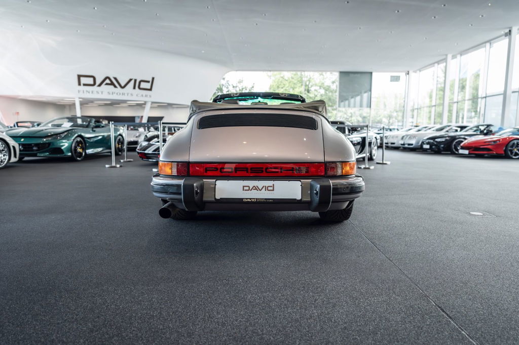 Porsche 911 Carrera 3.2