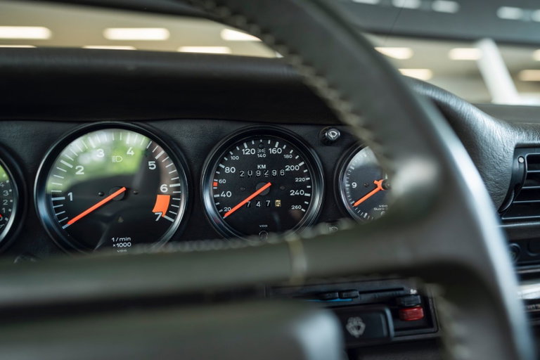Porsche 911 Carrera 3.2