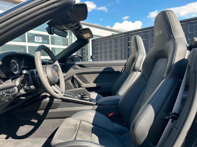 Porsche 992 Carrera GTS