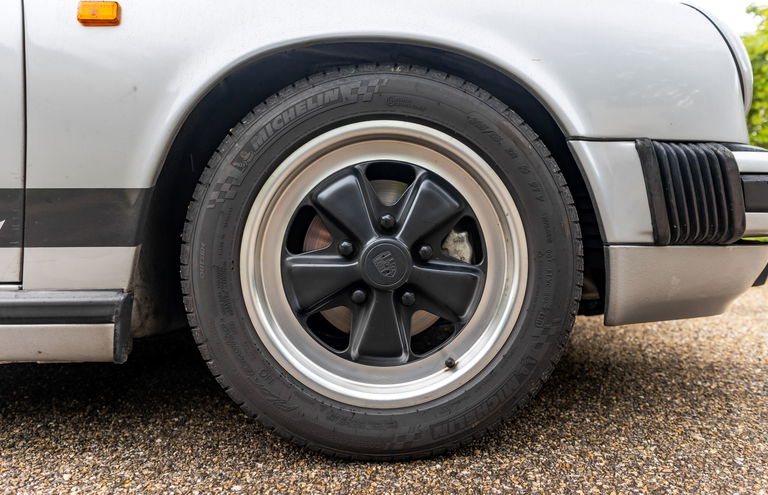 Porsche 911 Carrera 3.2