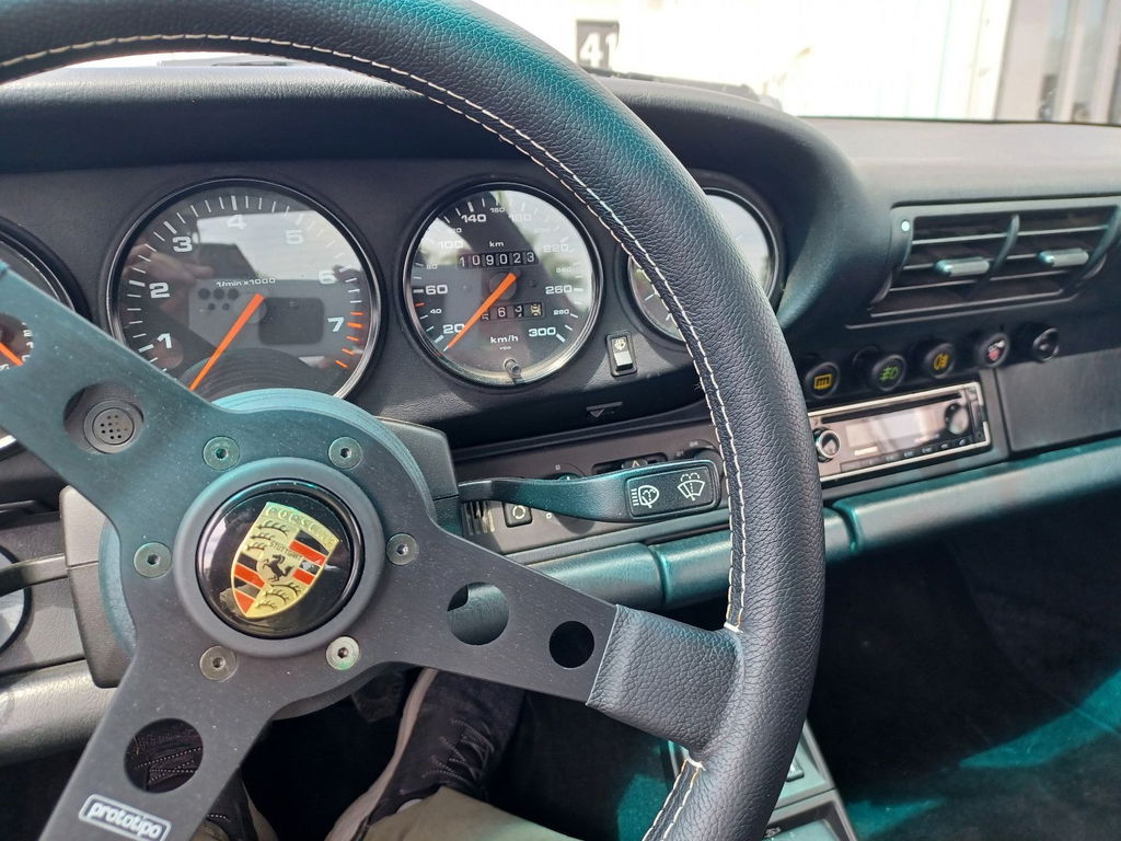 Porsche 964 Carrera 2