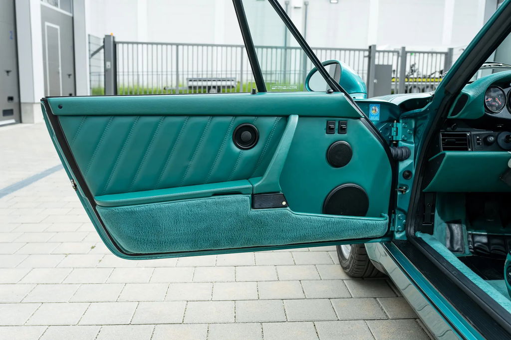 Porsche 964 Carrera 2 Cabrio WTL