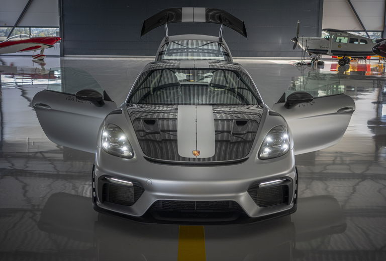 Porsche 718 Cayman GT4 RS