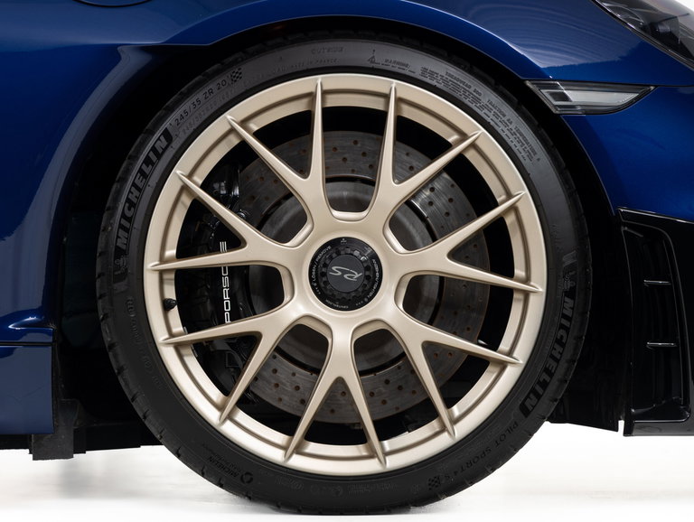 Porsche 718 Cayman GT4 RS