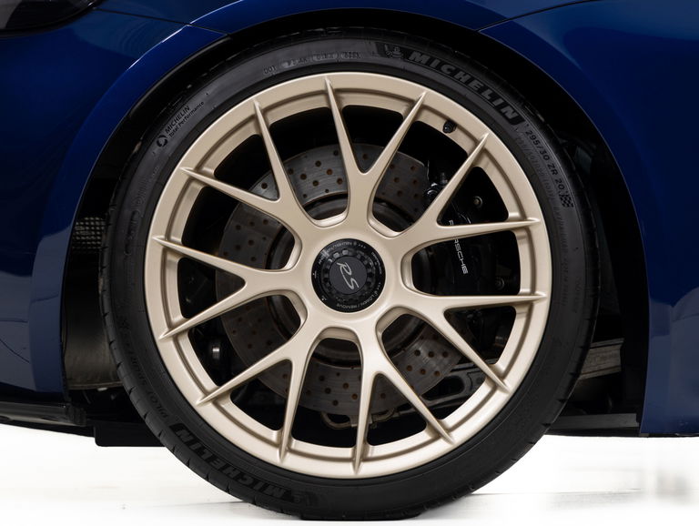 Porsche 718 Cayman GT4 RS