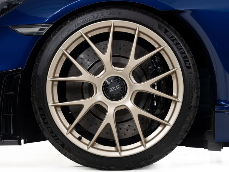 Porsche 718 Cayman GT4 RS