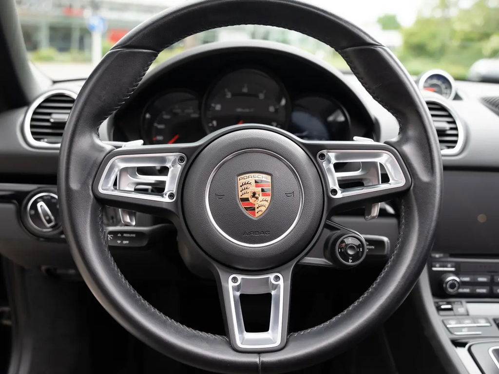 Porsche 718 Boxster T