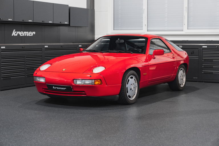 Porsche 928 S4