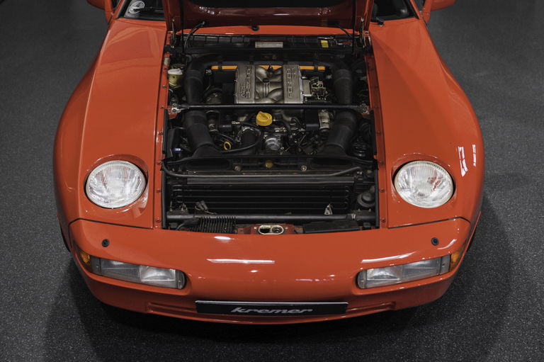 Porsche 928 S4
