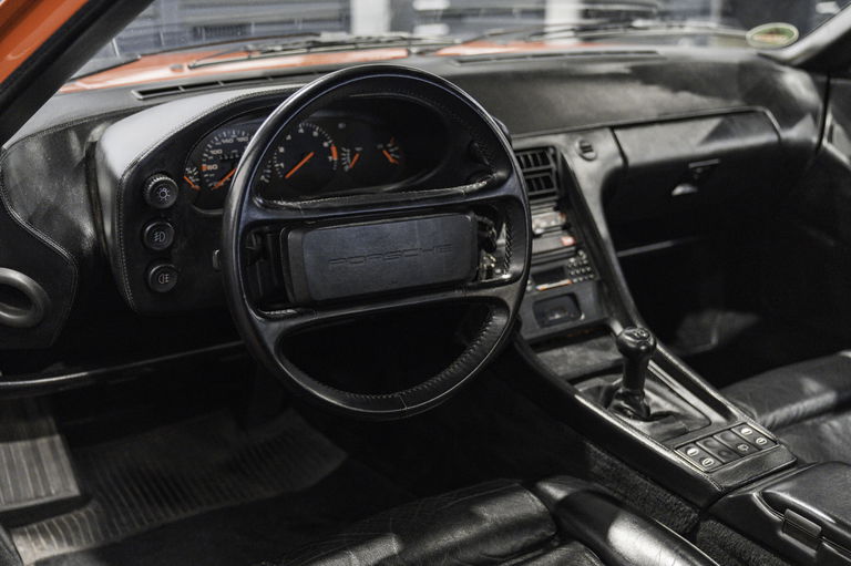 Porsche 928 S4