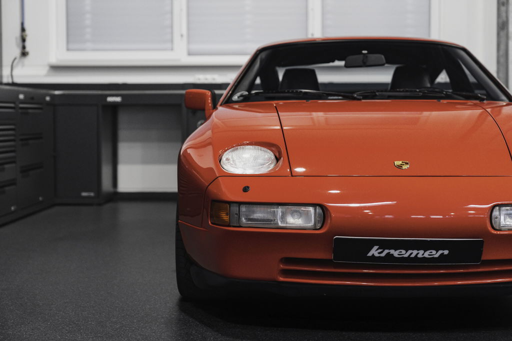 Porsche 928 S4