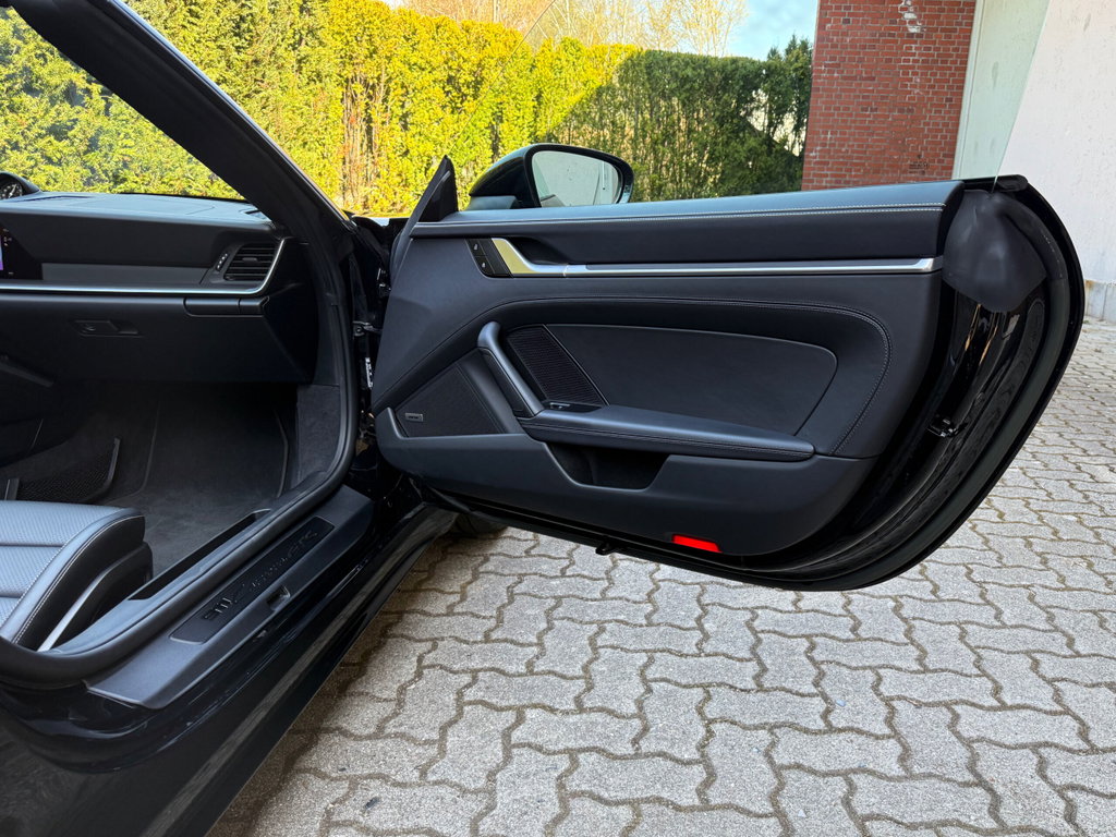 Porsche 992 Carrera GTS