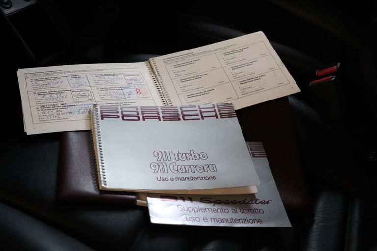 Porsche 911 Carrera 3.2 Speedster