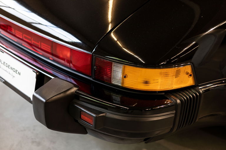 Porsche 911 Carrera 3.2 Speedster