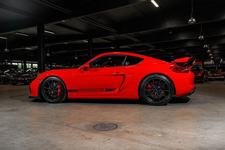 Porsche 981 Cayman GT4