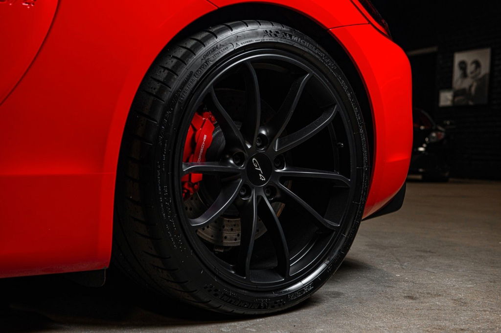 Porsche 981 Cayman GT4