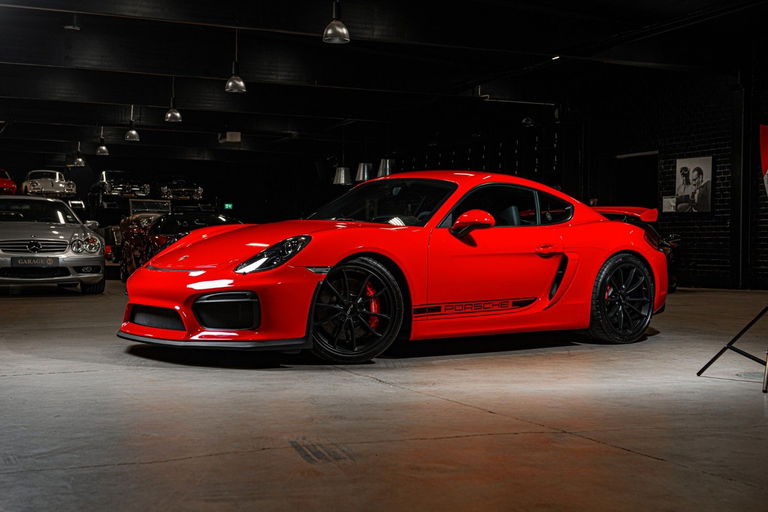 Porsche Cayman GT4