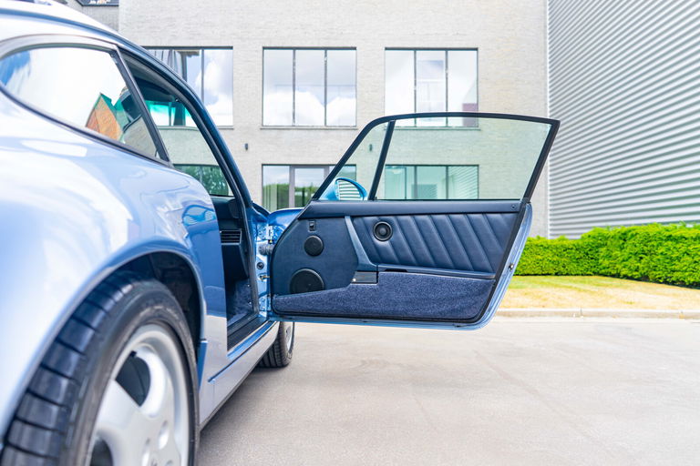 Porsche 964 Carrera 4