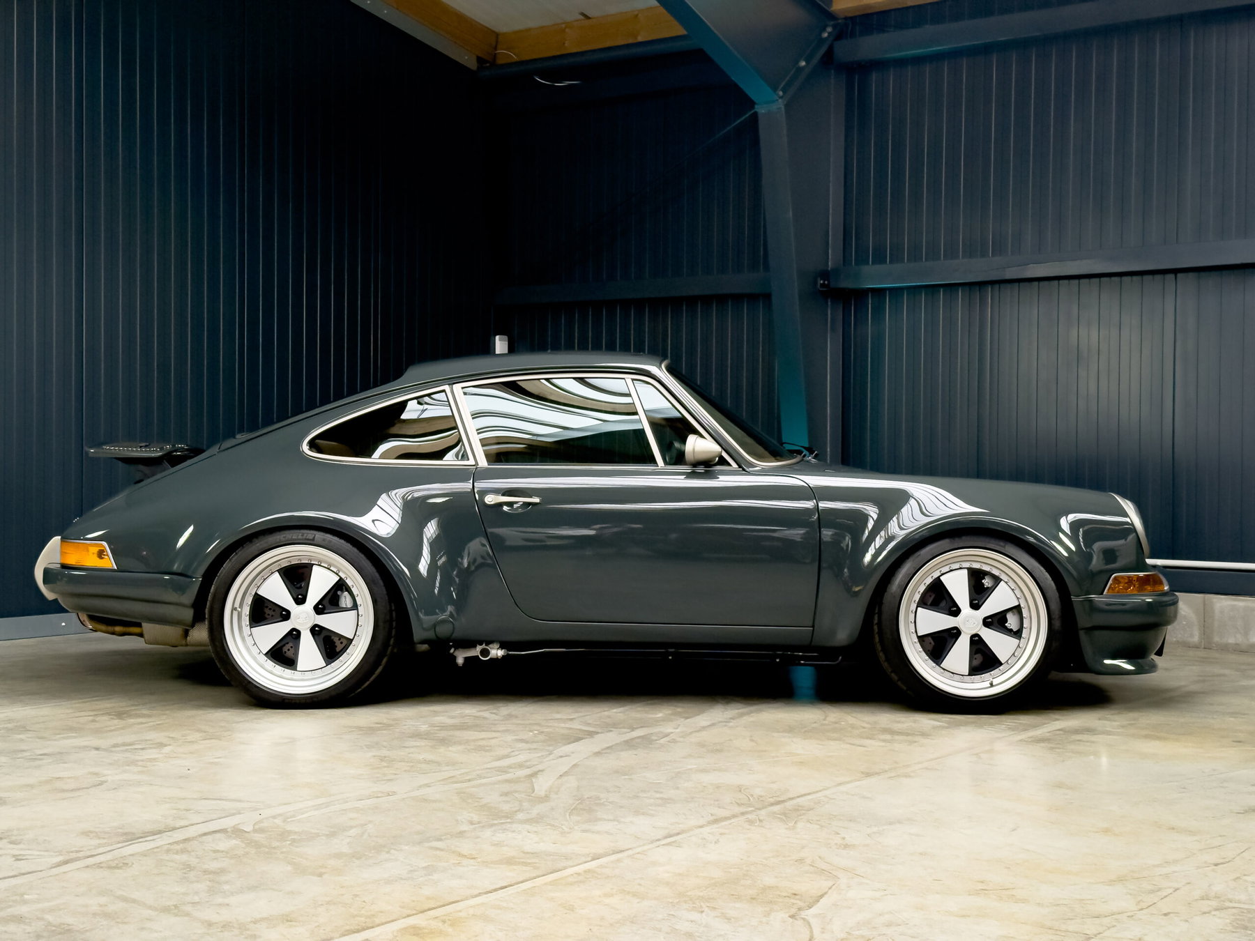 Porsche 911 Backdate 1991 - elferspot.com - Marketplace for