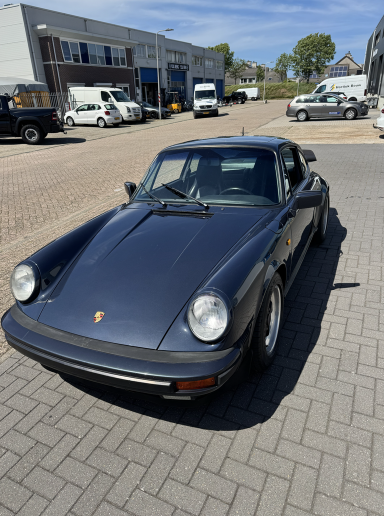 Porsche 911 Carrera 3.2