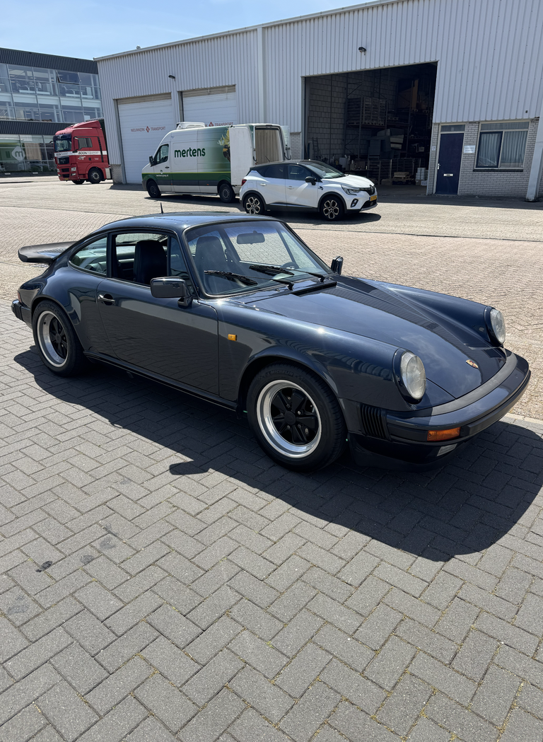 Porsche 911 Carrera 3.2