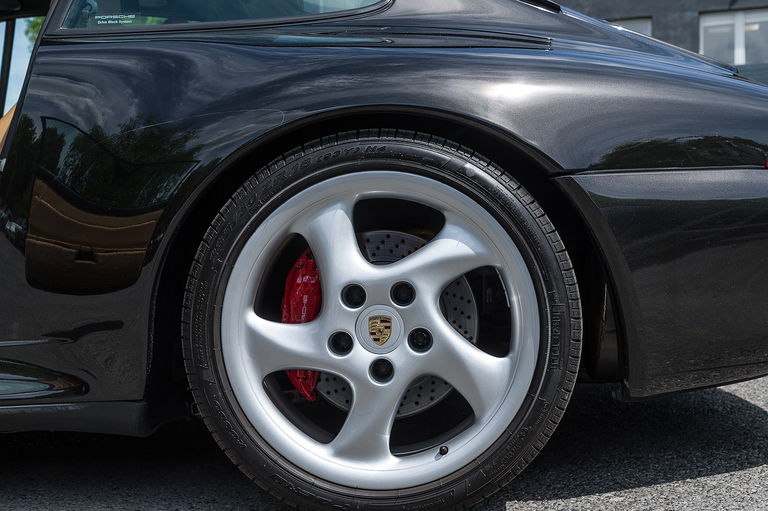 Porsche 993 Carrera 4S