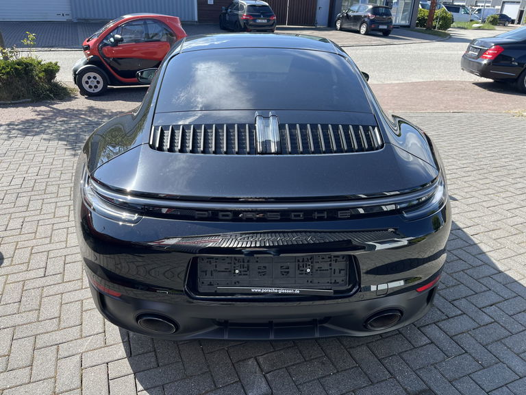 Porsche 992 Carrera GTS