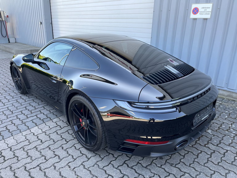 Porsche 992 Carrera GTS