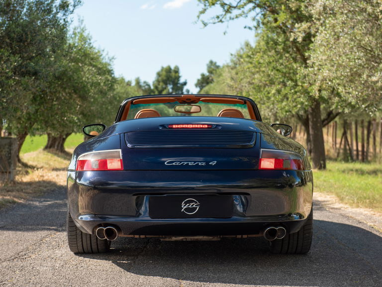 Porsche 996 Carrera 4
